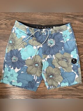 VISSLA Men's Floral Hybrid Shorts - Teal/Blue/Olive